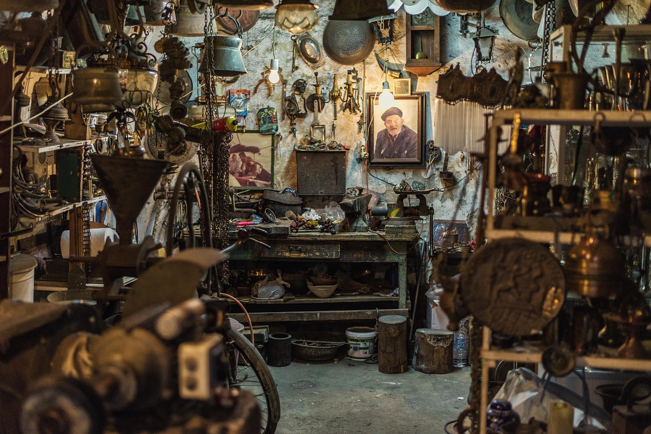 铁盒欧盟万宝路黑冰爆珠：怎样查询互联网注册账号